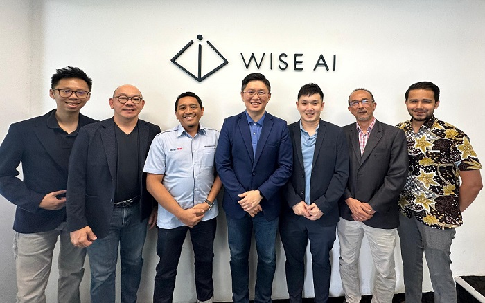 David Lim, founder and CEO of Wise AI (4th from left) with Mohd Jerry Tan (1st left), Principal of VT-SBI and Raymond Hor (2nd left), Director of Sunway iLabs Ventures; along with his team.